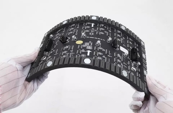 kupować Wysoka rozdzielczość P2mm Miękkie zakrzywione centra handlowe Cylinder Flexible Led Display Screens online manufacture